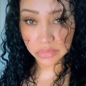 Meet your Posher, Deliana